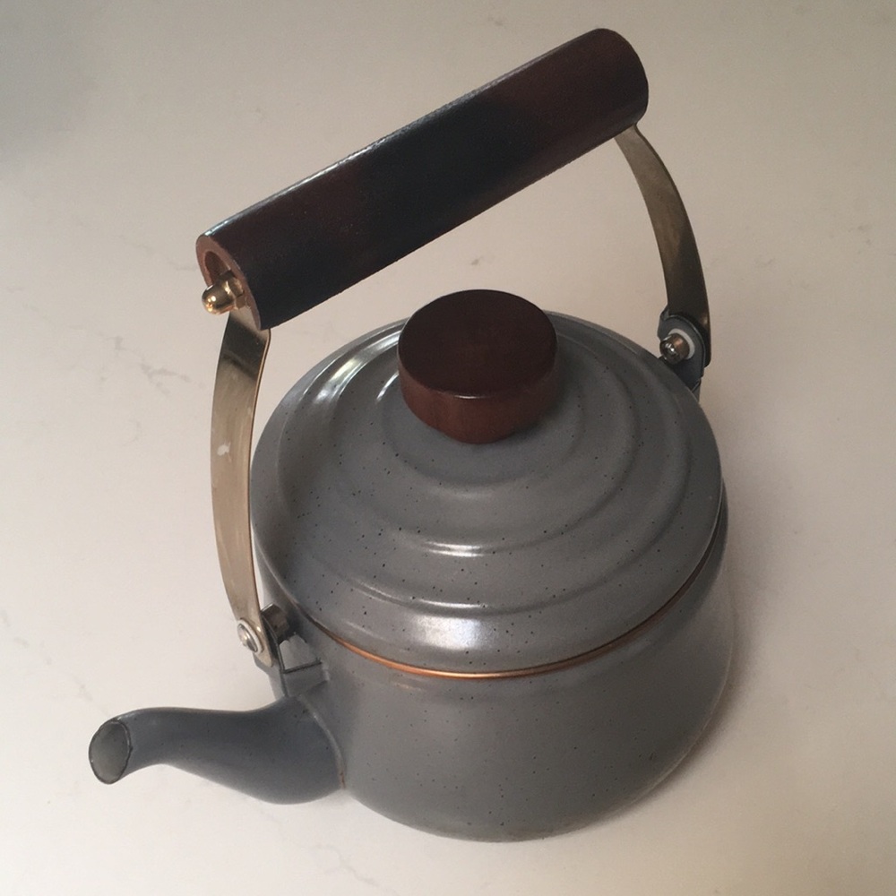 Barebones Living x United by Blue Enamel Kettle grey wooden handle - Picture 12 of 13